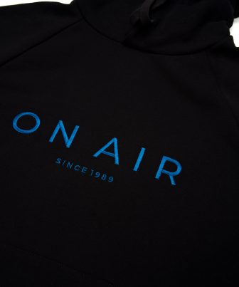 JUODAS "ON AIR" DŽEMPERIS